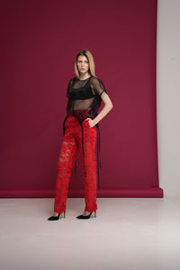 Statua Õ Trousers. Lace
