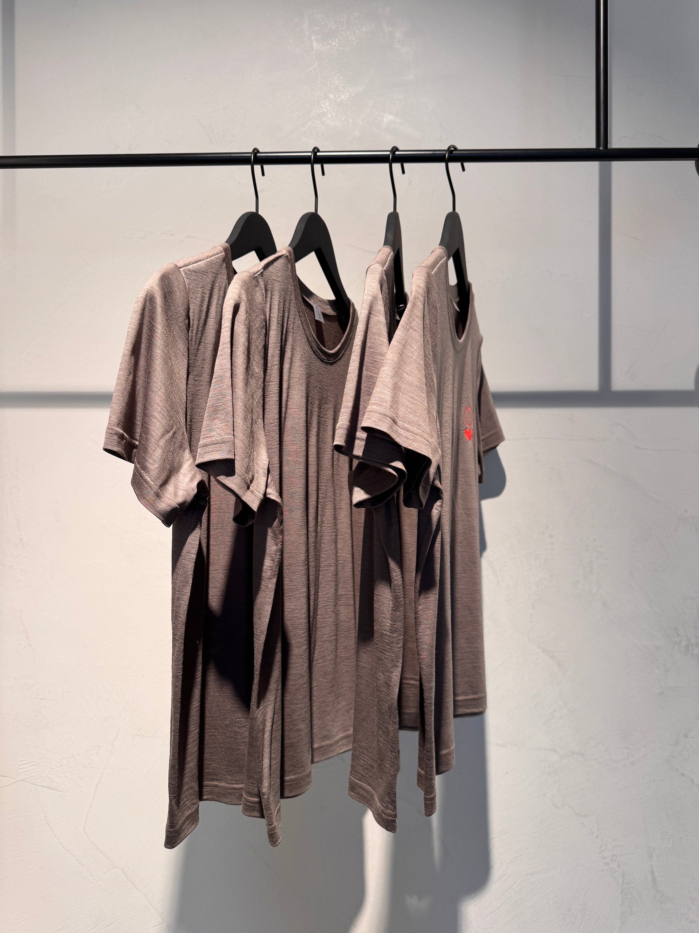 T-Shirt wool. Taupe.