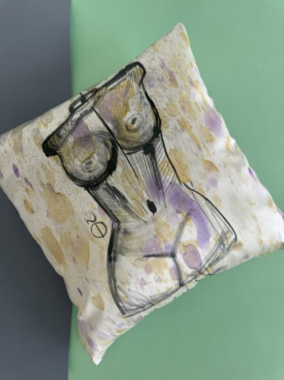 Pillow beige. Bodys N1