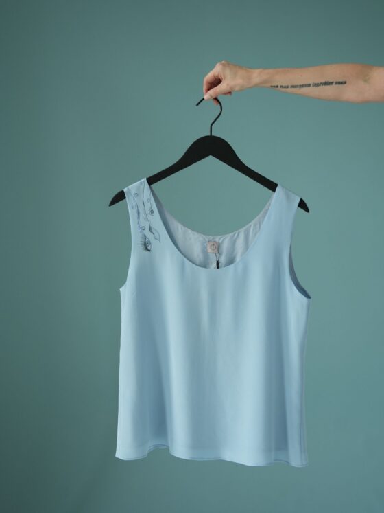 Silk top. Marshmallow blue.