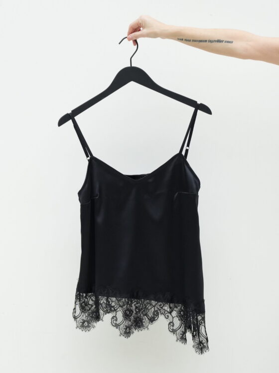Silk top with lace. Black.