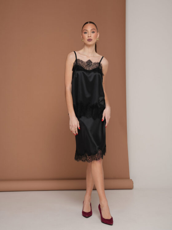 Silk top with lace. Black.