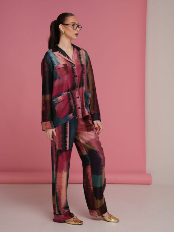 Oversized twill silk shirt.