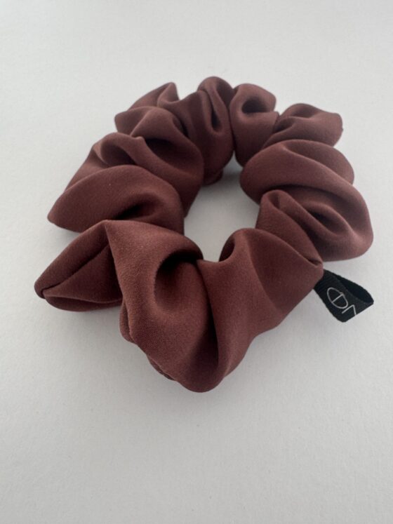 Natural silk scrunchie. M brown.