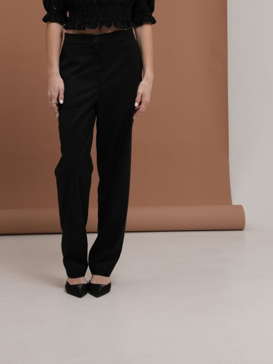 Statua Õ trousers. Black.