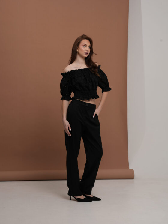 Broderie de angles top. Black.