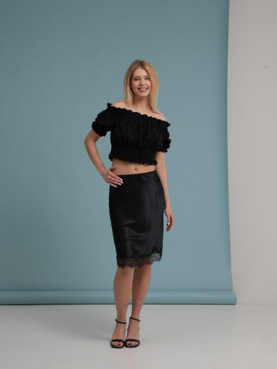 Silk skirt with lace.